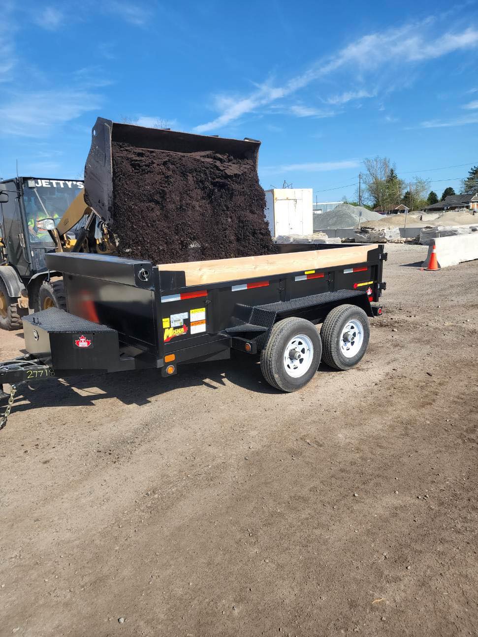 6' x 10' Dump Trailer for rent in Val Caron, ON – photo 1 of 1