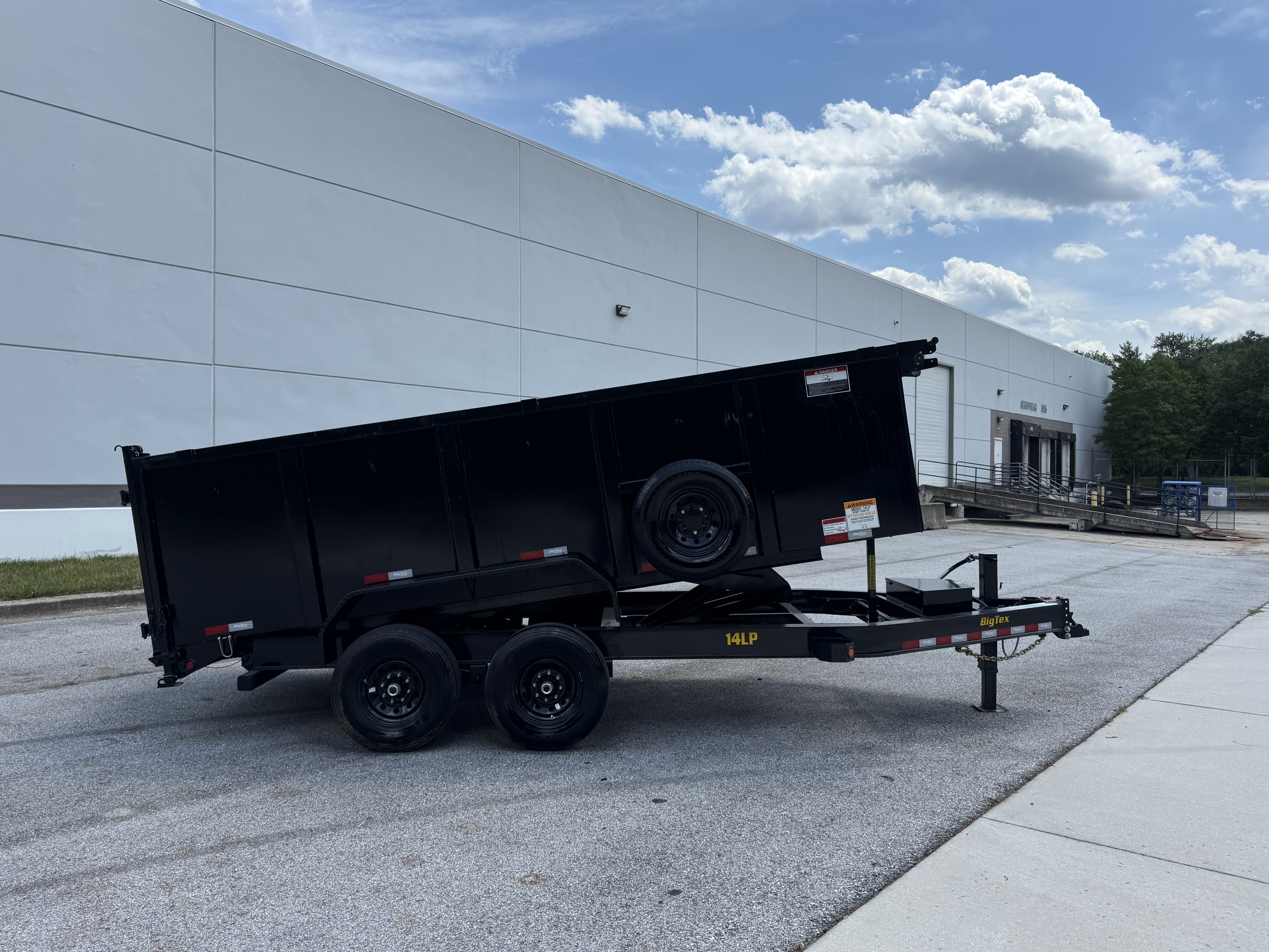 7' x 16' Dump Trailer - photo 1 of 9