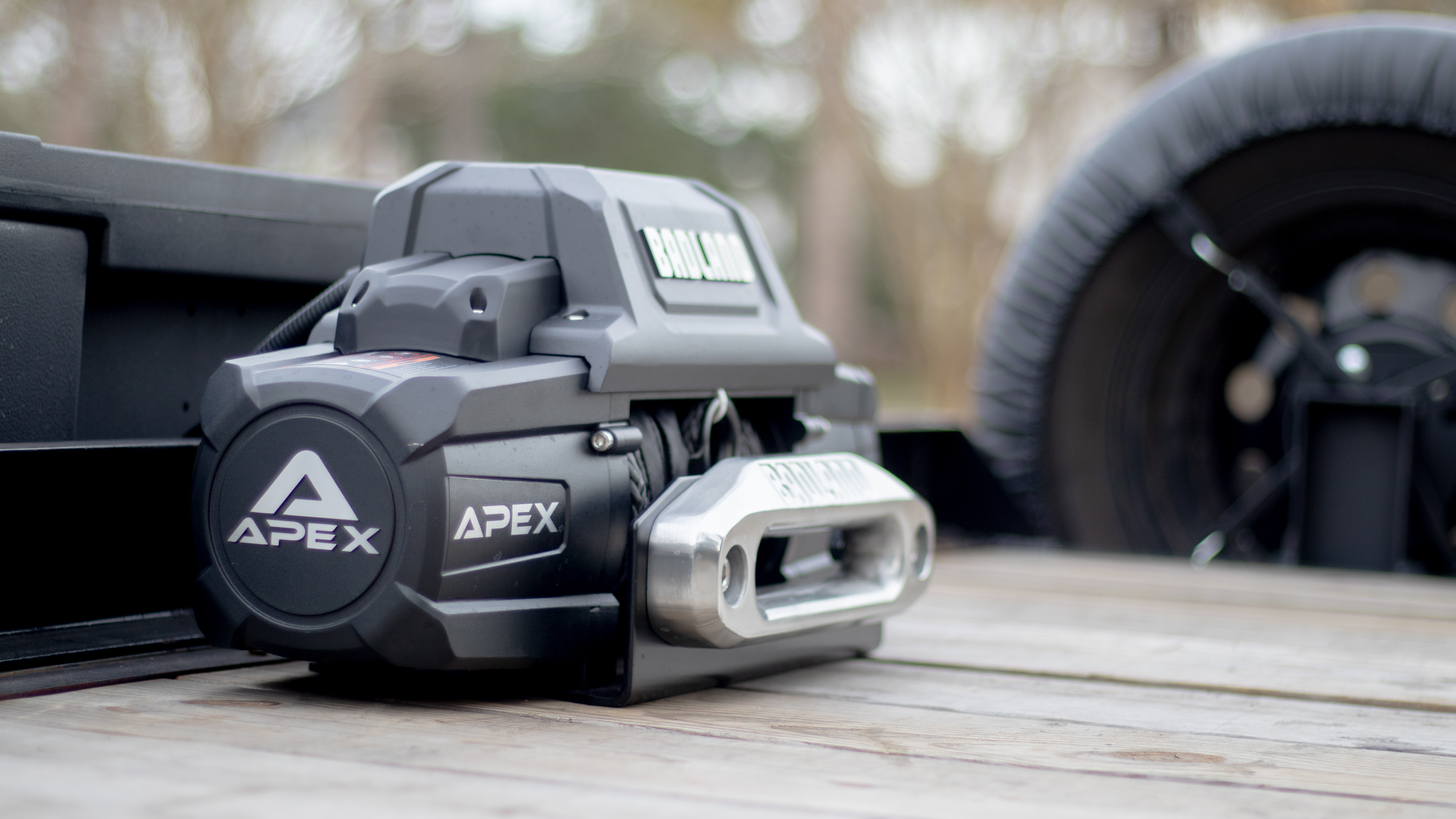 Car hauler with removable fenders