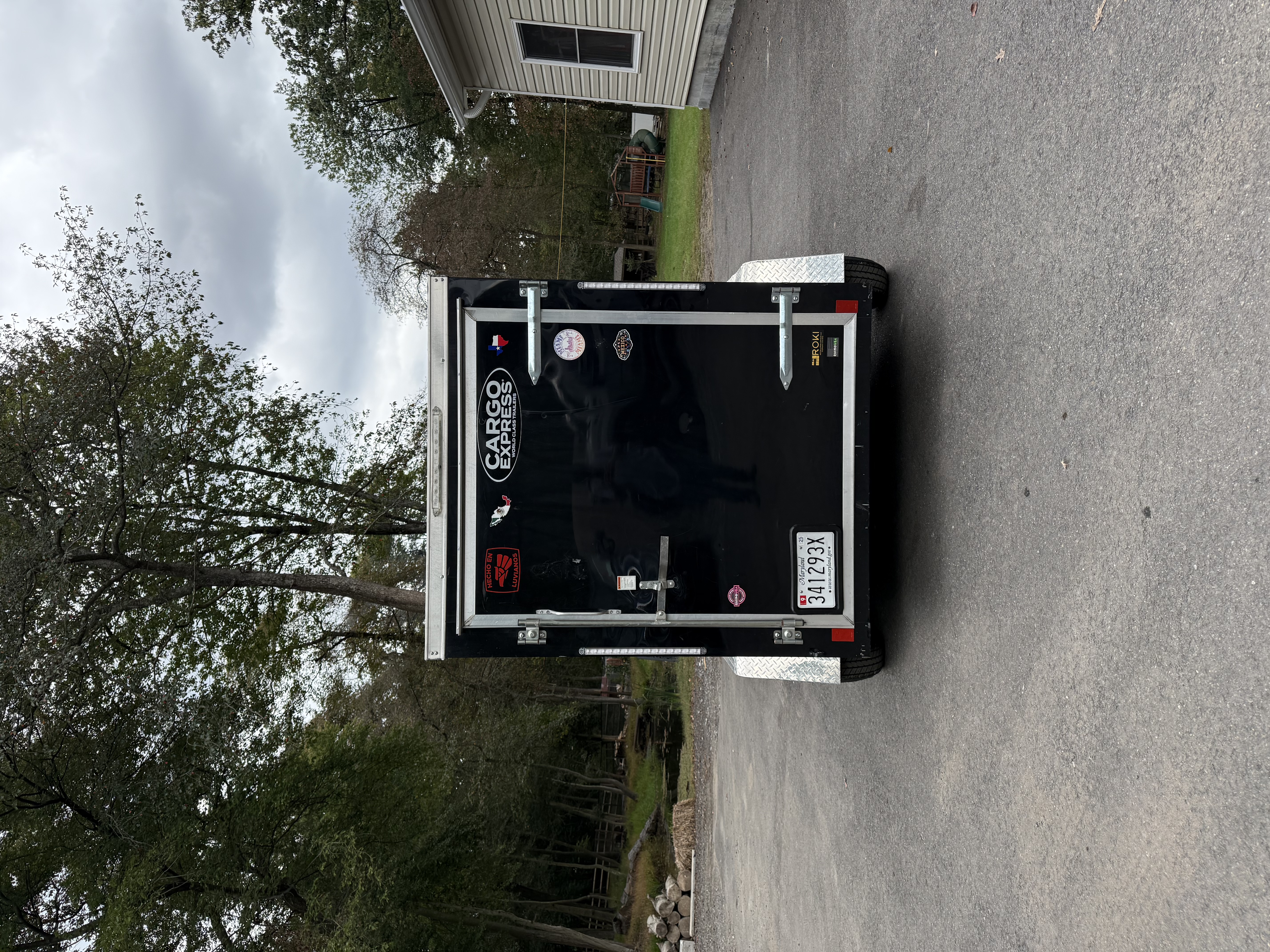 8ft Enclosed Trailer - photo 1 of 5