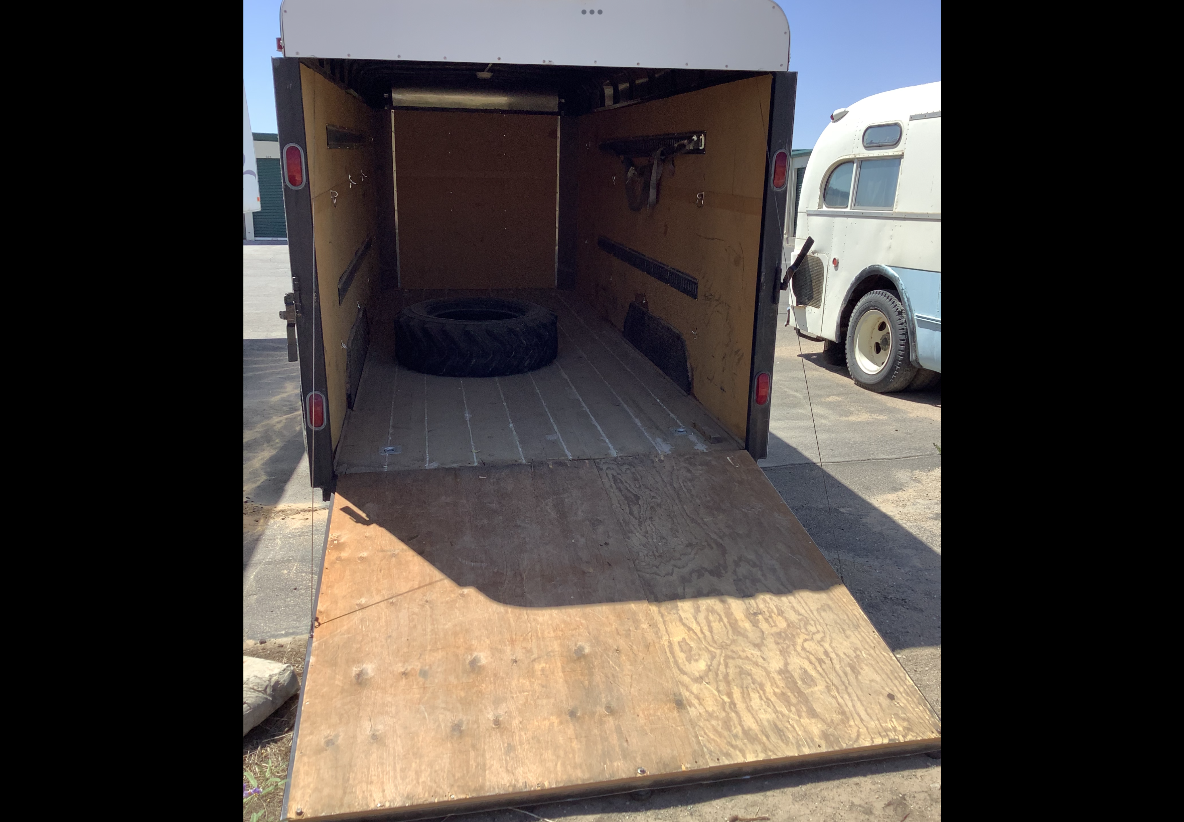 18ft Enclosed Trailer - photo 1 of 4
