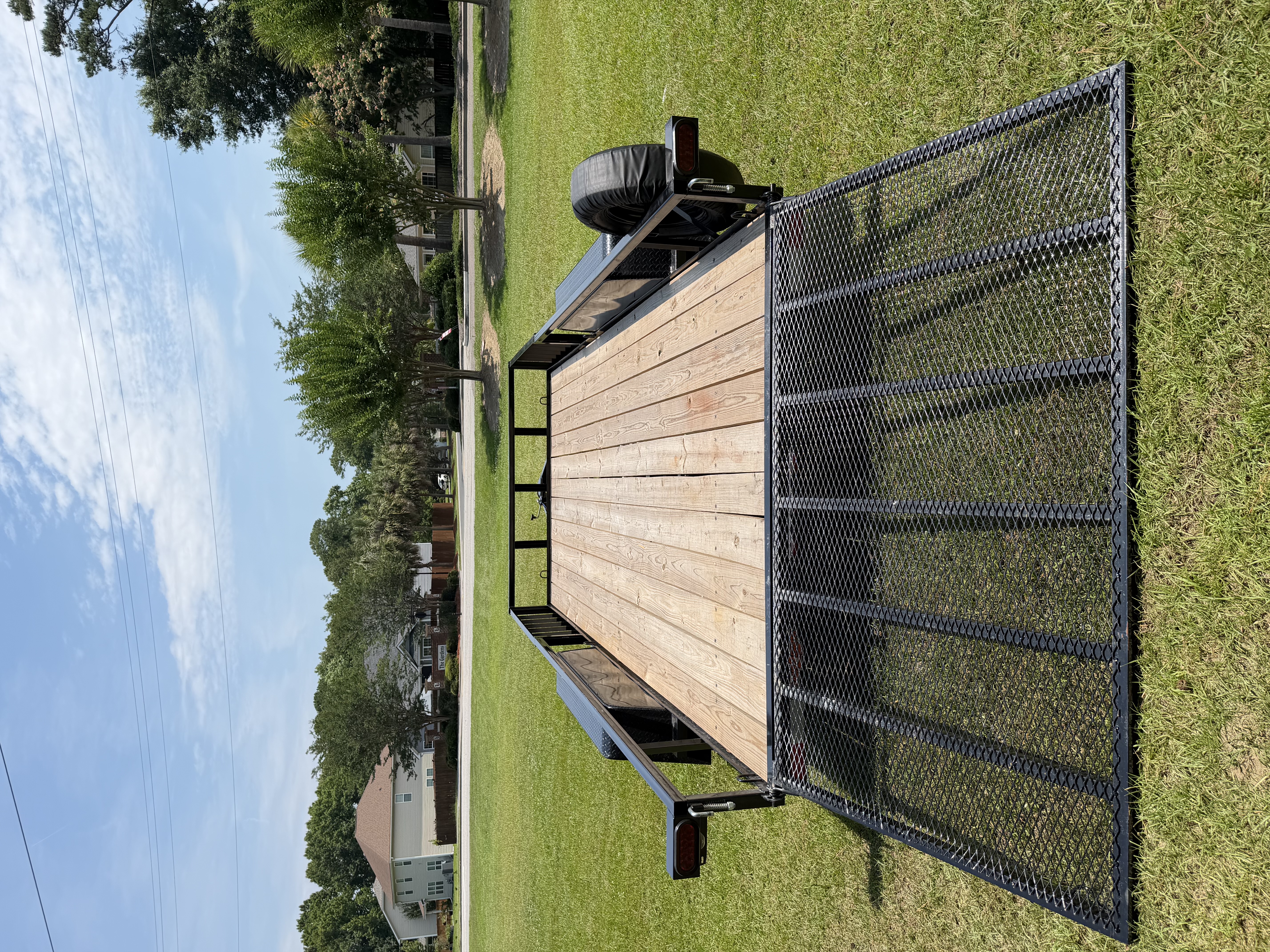 Utility trailer side rails