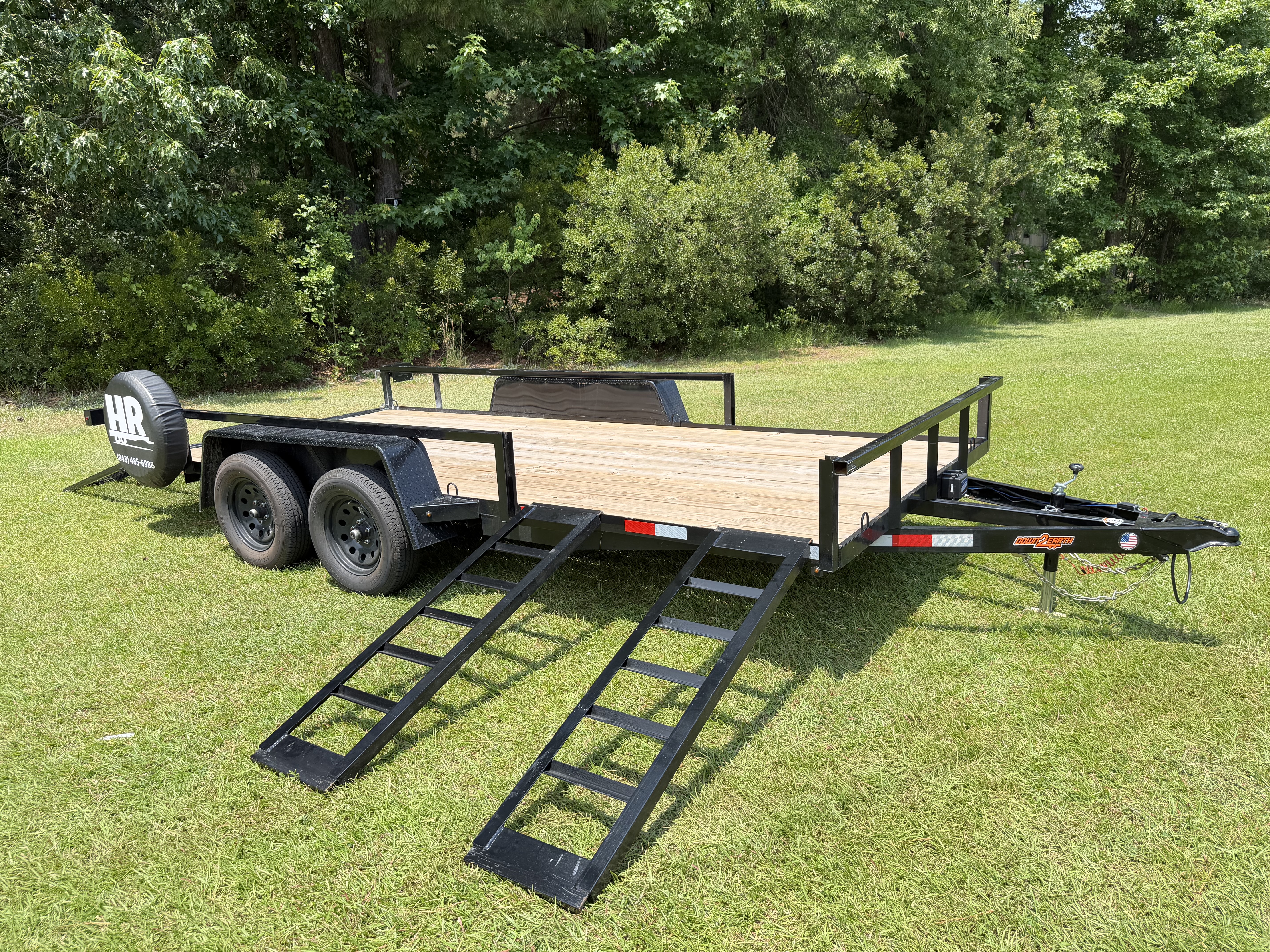 Utility trailer loading ramp